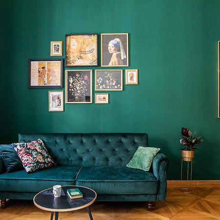 New Stylish 3 Suites Bedrooms Apt In Mala Strana - N2Nd Прага Экстерьер фото