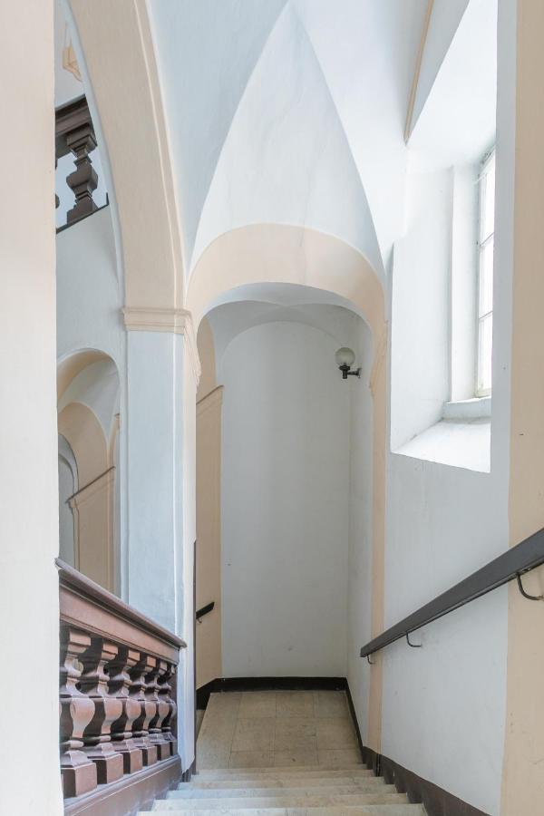 New Stylish 3 Suites Bedrooms Apt In Mala Strana - N2Nd Прага Экстерьер фото