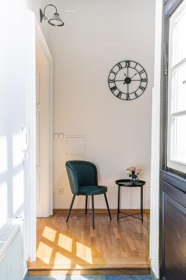 New Stylish 3 Suites Bedrooms Apt In Mala Strana - N2Nd Прага Экстерьер фото