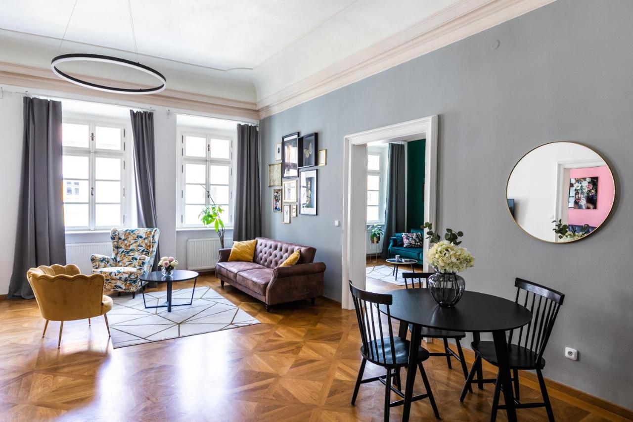 New Stylish 3 Suites Bedrooms Apt In Mala Strana - N2Nd Прага Экстерьер фото