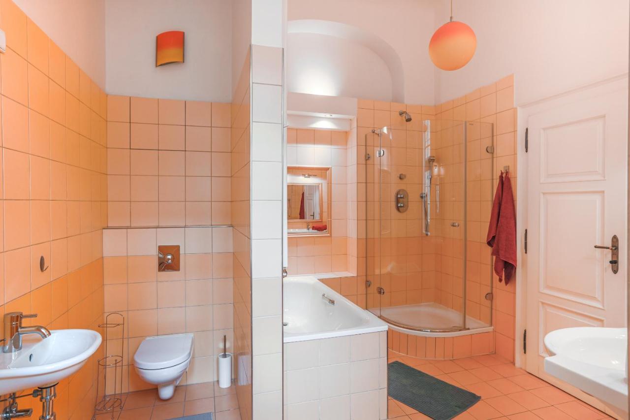 New Stylish 3 Suites Bedrooms Apt In Mala Strana - N2Nd Прага Экстерьер фото