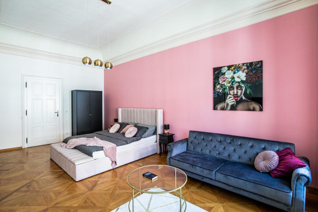 New Stylish 3 Suites Bedrooms Apt In Mala Strana - N2Nd Прага Экстерьер фото