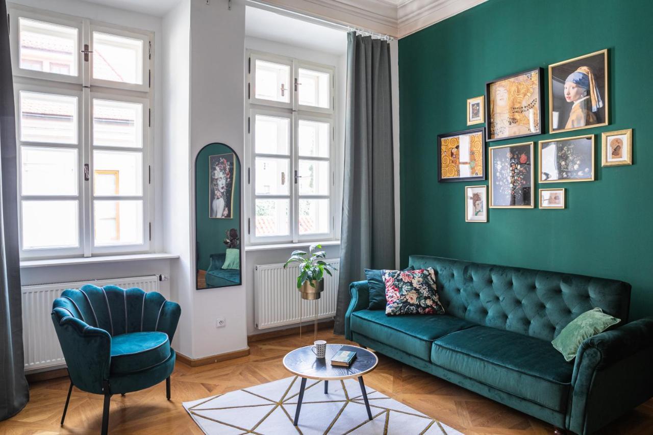 New Stylish 3 Suites Bedrooms Apt In Mala Strana - N2Nd Прага Экстерьер фото