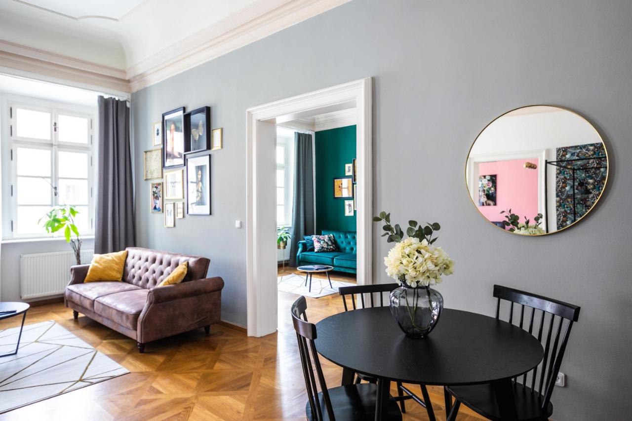 New Stylish 3 Suites Bedrooms Apt In Mala Strana - N2Nd Прага Экстерьер фото